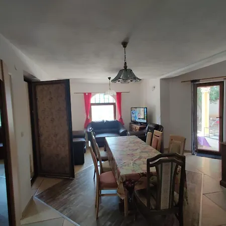 Vila Rustic House With Private Pool