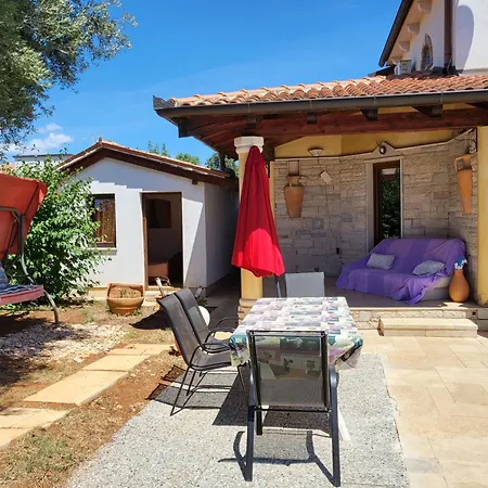 Rustic House With Private Pool Vila Sisan