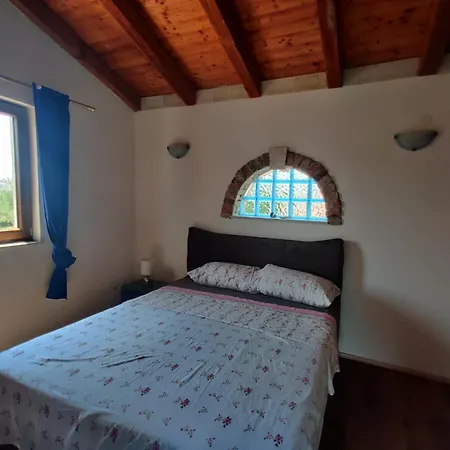 Rustic House With Private Pool * Sisan